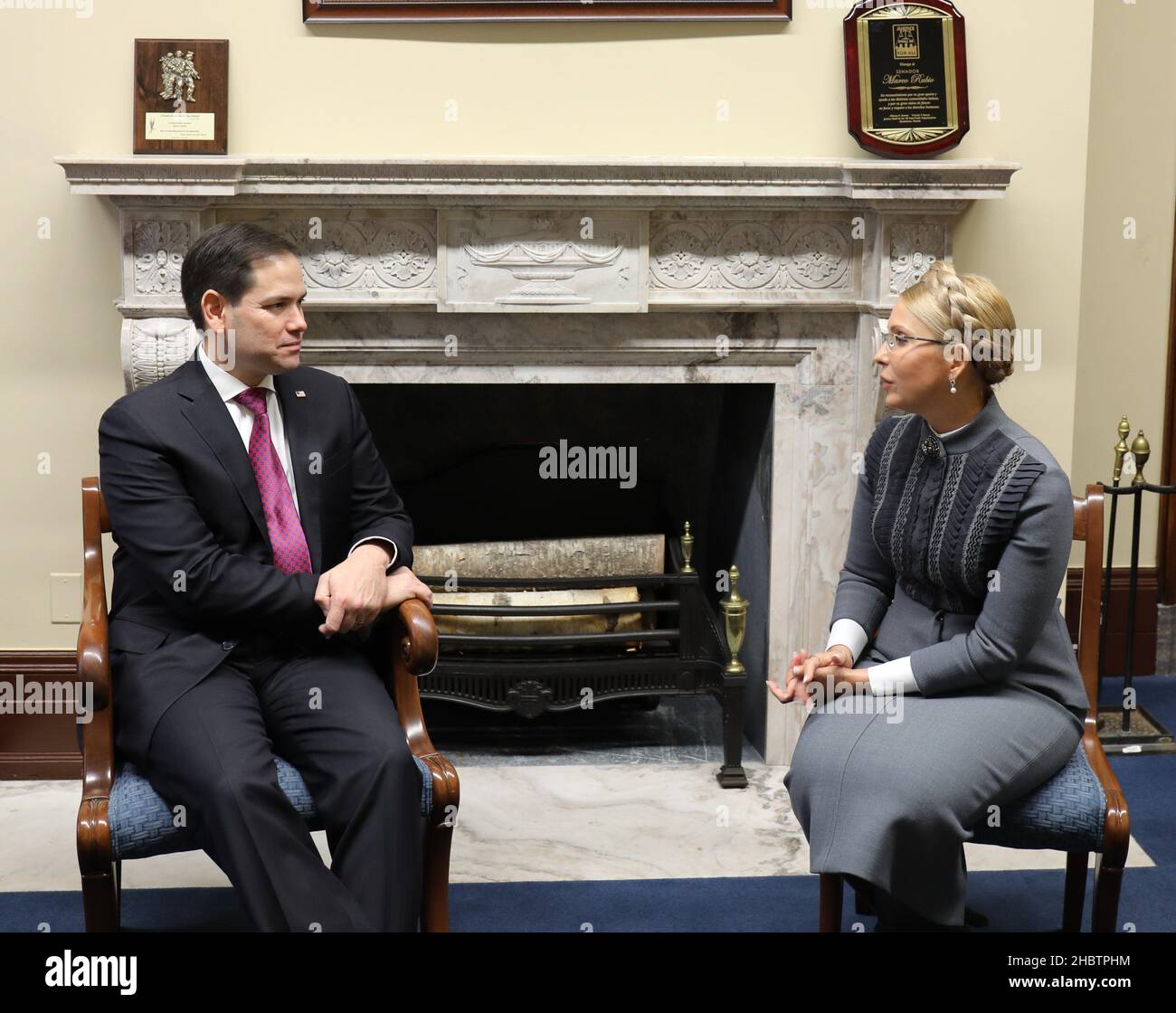 Marco Rubio ha incontrato l'ex primo ministro ucraino Yulia Tymoshenko ca. 7 febbraio 2018 Foto Stock