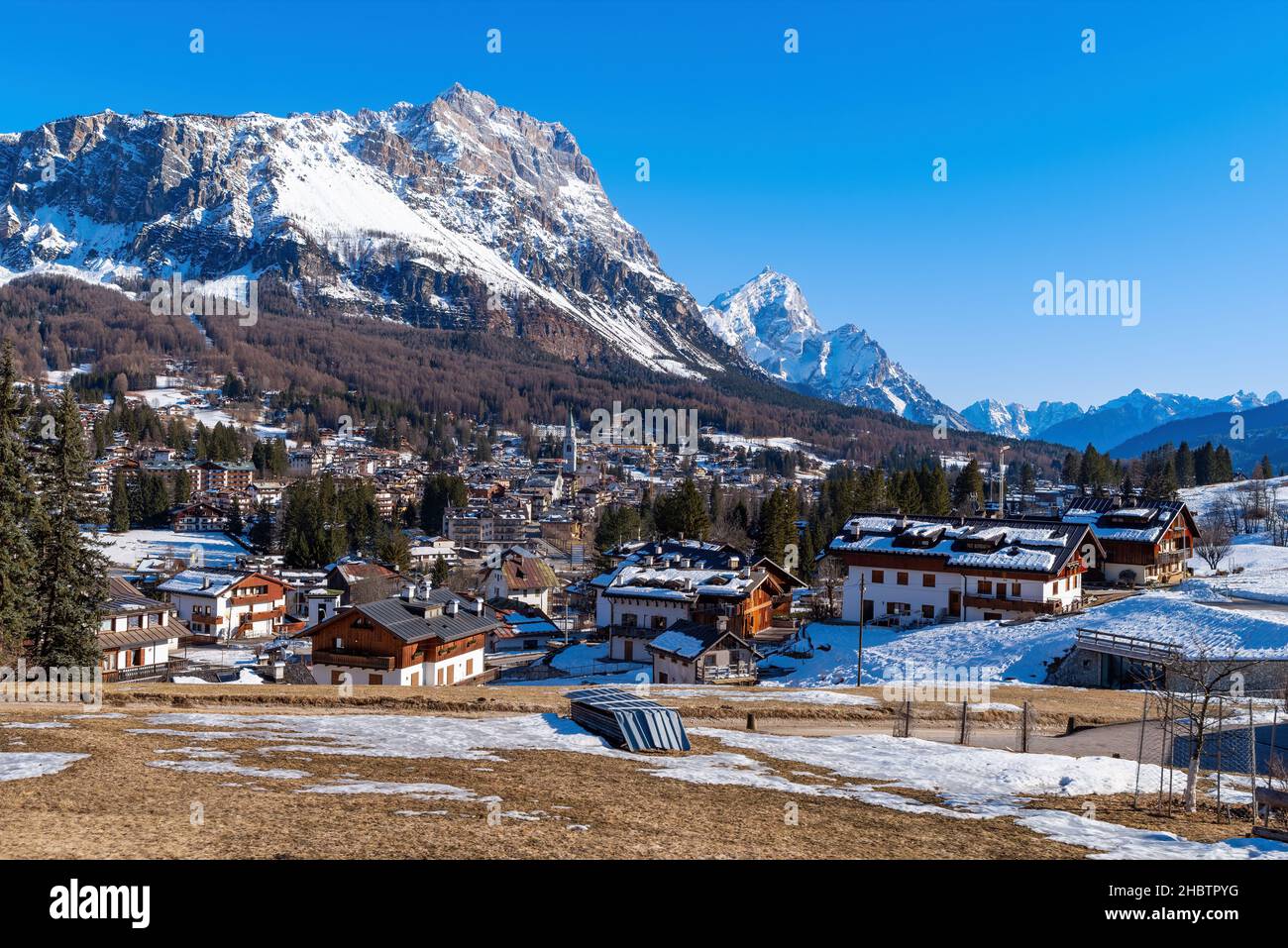 Vista su Cortina d'Ampezzo nelle Dolomiti, Italia Foto Stock