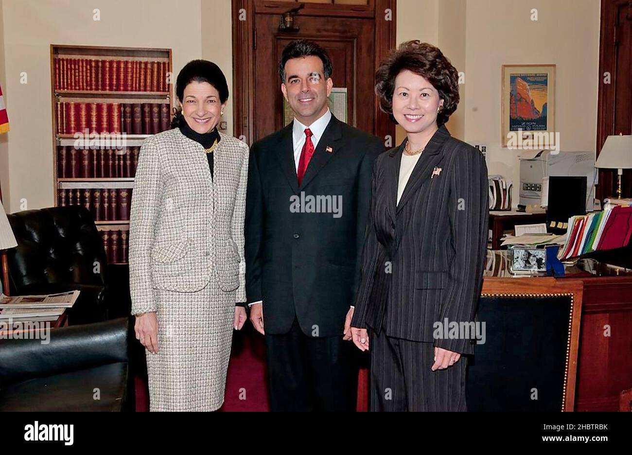 Il senatore Olympia Snowe incontra Hector Baretto ed Elaine Chao ca. 20 aprile 2005 Foto Stock