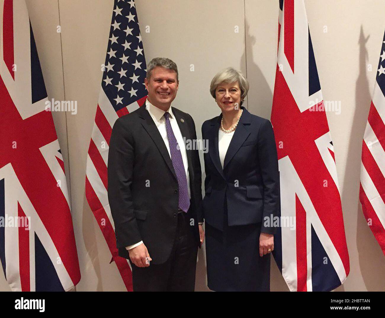 Il congressista Bill Huizenga e Theresa maggio ca. 27 gennaio 2017 Foto Stock