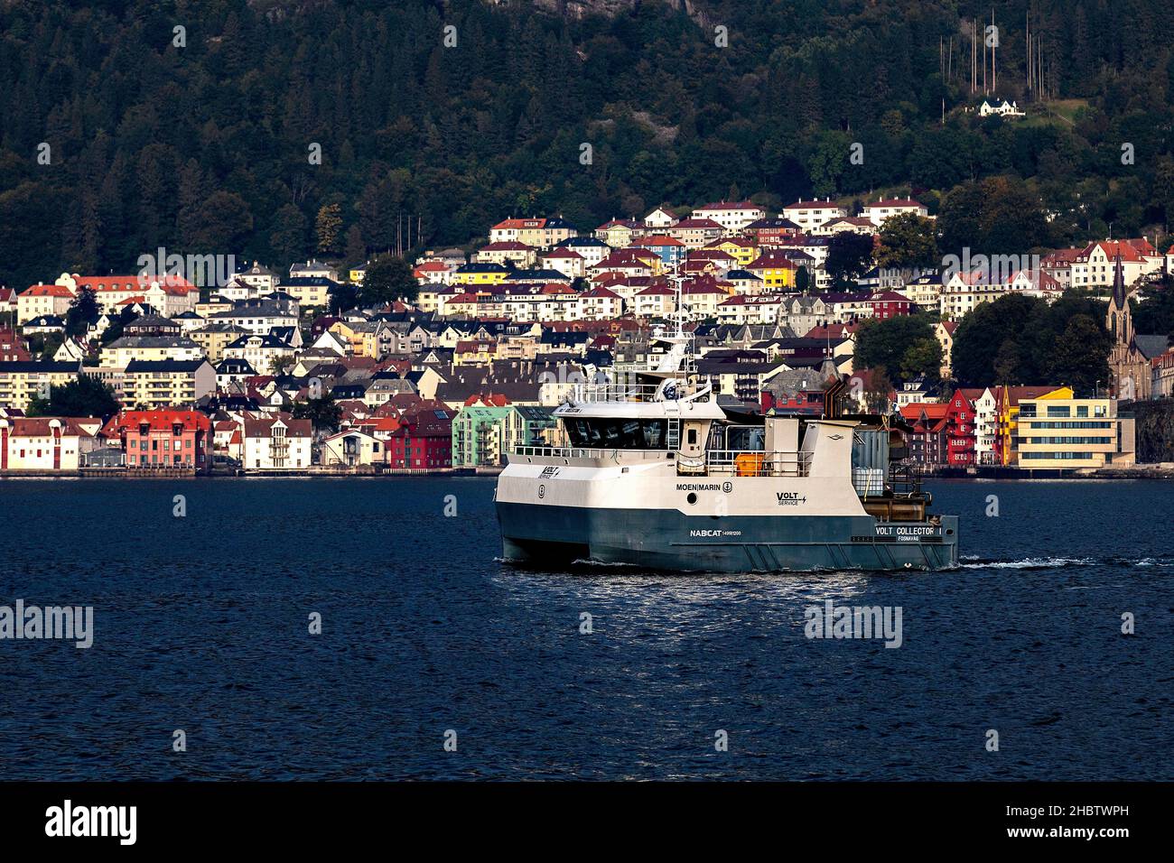 Fish Process Boat Volt Collector 1 a Byfjorden, con partenza dal porto di Bergen, Norvegia Foto Stock