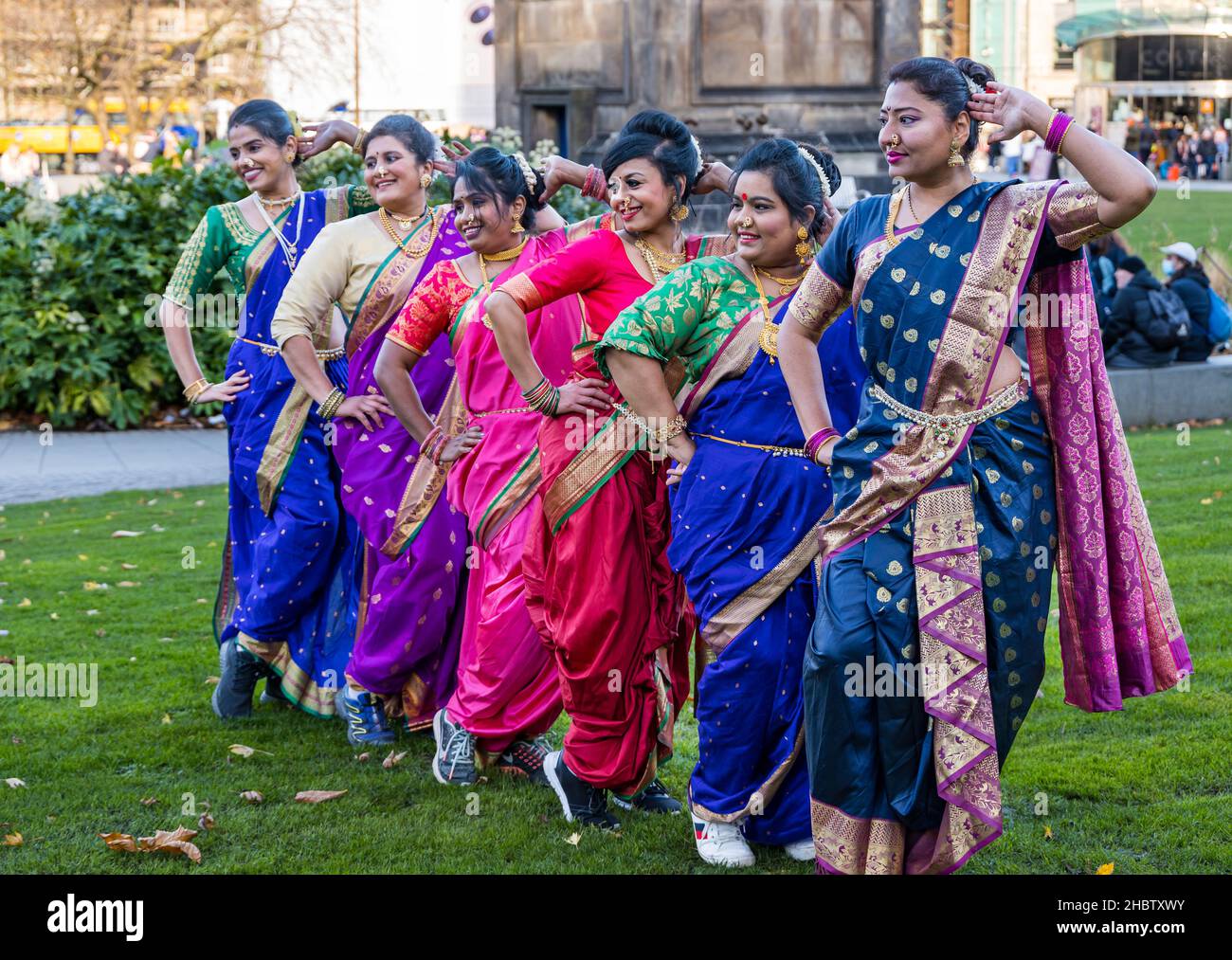 Ballerini indiani, evento del festival di Diwali, Edimburgo, Scozia, Regno Unito Foto Stock