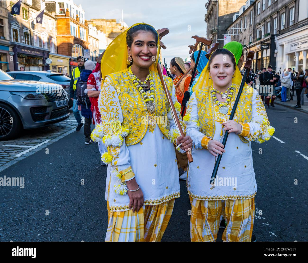 Ballerine indiane, evento del festival di Diwali, Edimburgo, Scozia, Regno Unito Foto Stock