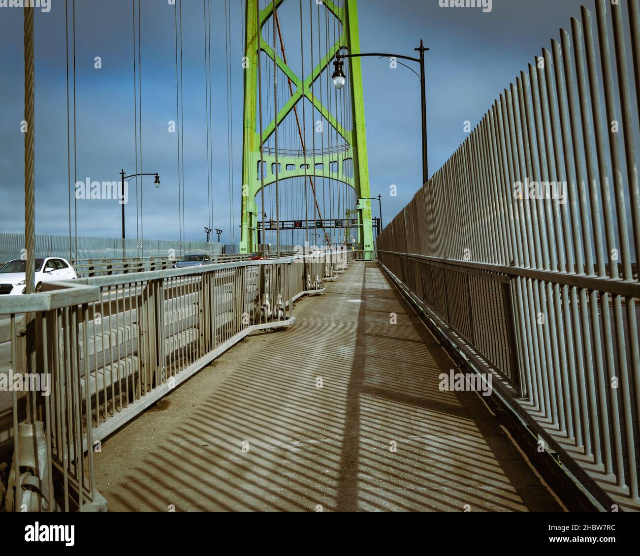 Ponte di Angus L. Macdonald nel comune regionale di Halifax, che attraversa il porto di Halifax dal centro di Halifax a Dartmouth Foto Stock