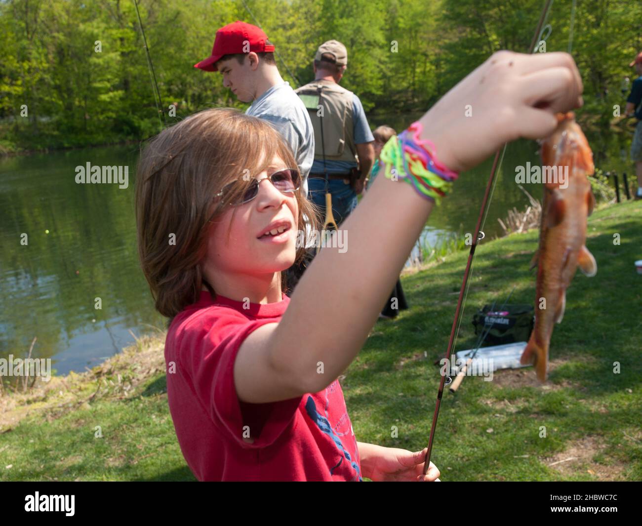 Upper Saddle River - 01 MAGGIO - Annual Fishing Derby - 64151 - other catch. FOTO DI JIM DELILLO Foto Stock