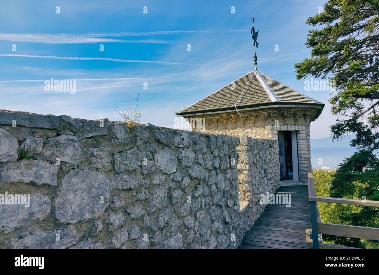 Antiche mura del castello di Trsat a Rijeka Croazia Foto Stock