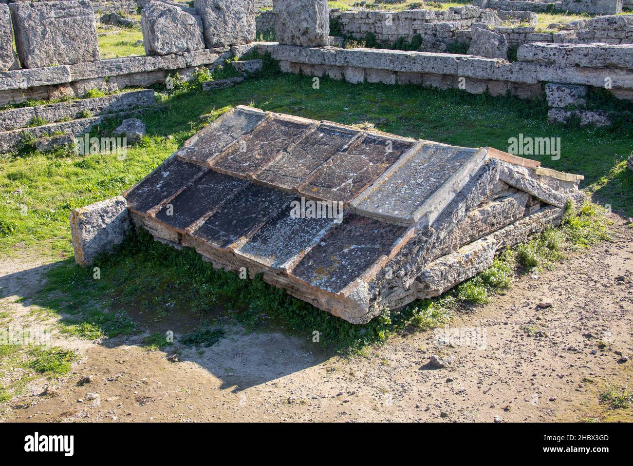 Eroone, tetto del tempio, Parco Archeologico di Paestum, Italia Foto Stock