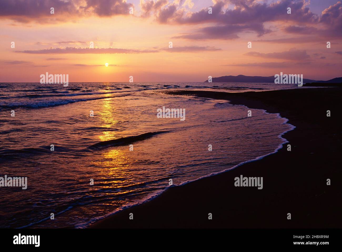 Tramonto sul mare, Toscana spiaggia, Italia, Europa Foto Stock