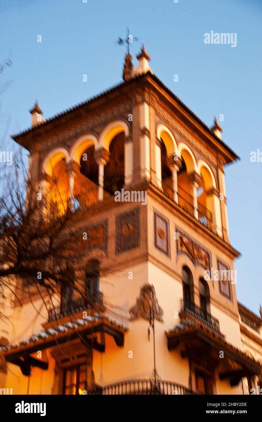 Stile storico neo-mudéjar a Siviglia, Spagna. Foto Stock