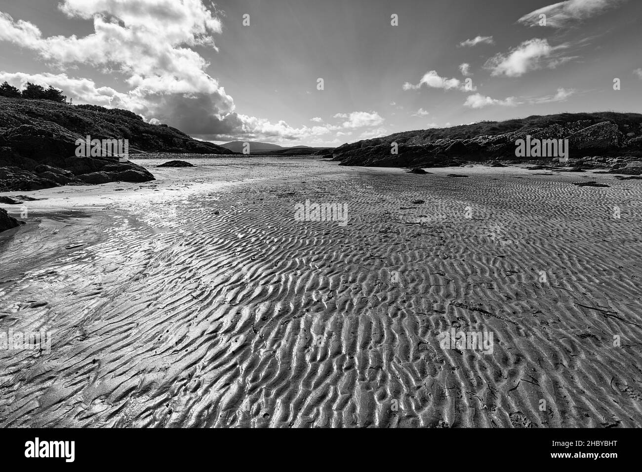 Increspature nella sabbia, retroilluminazione, White Strand, Castlecove, Ring of Kerry Panoramic Road, Atlantic Coast, Iveragh Peninsula, Irlanda Foto Stock