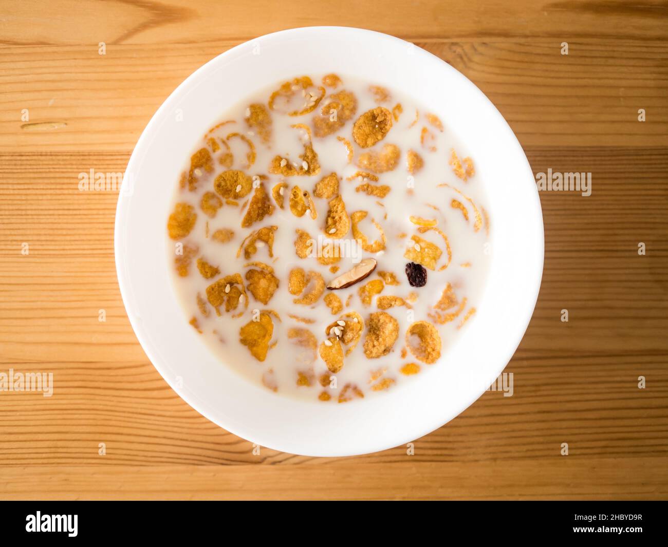 Semplice colazione veloce e semplice cereali nel latte. Foto Stock