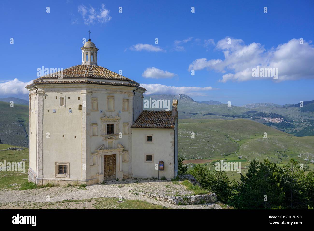 Chiesa di Santa Maria della Pieta, Calascio, Provincia dell'Aquila, Italia Foto Stock
