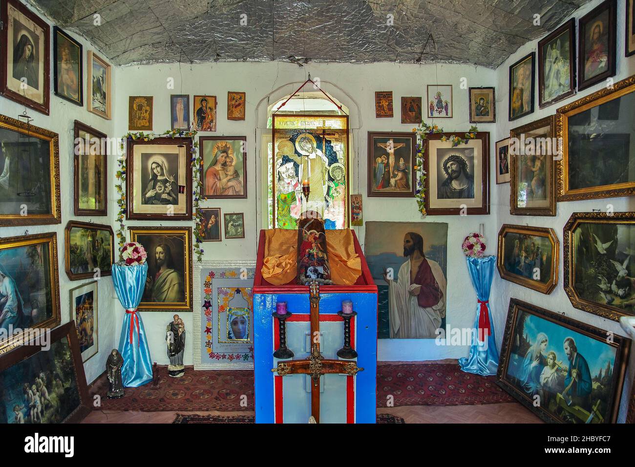 Cappella Michele Arcangelo della Chiesa della Pace Est-Ovest, la casa di Timofey Vasilyevich Prokhorov, chiamato Padre Timofey, nel Parco Olimpico Foto Stock