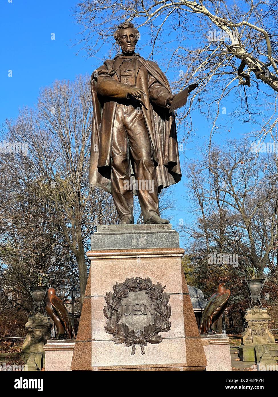 Statua di Abraham Lincoln da Henry Kirke Brown, originalmente dedicato ottobre 21, 1869 siede nel Prospect Park di Brooklyn, New York. Foto Stock