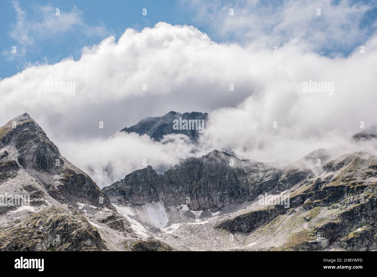 Tranquillo paesaggio di montagna vicino a Rudolfshuette nelle alpi austriache in estate Foto Stock