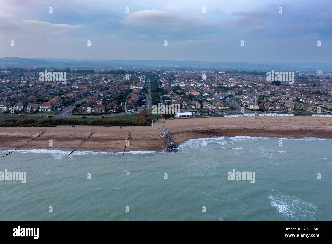 Viste aeree di Worthing West Sussex. Worthing è una città balneare nel West Sussex, Inghilterra, ai piedi del South Downs, 10 miglia ad ovest di Brighton. Foto Stock