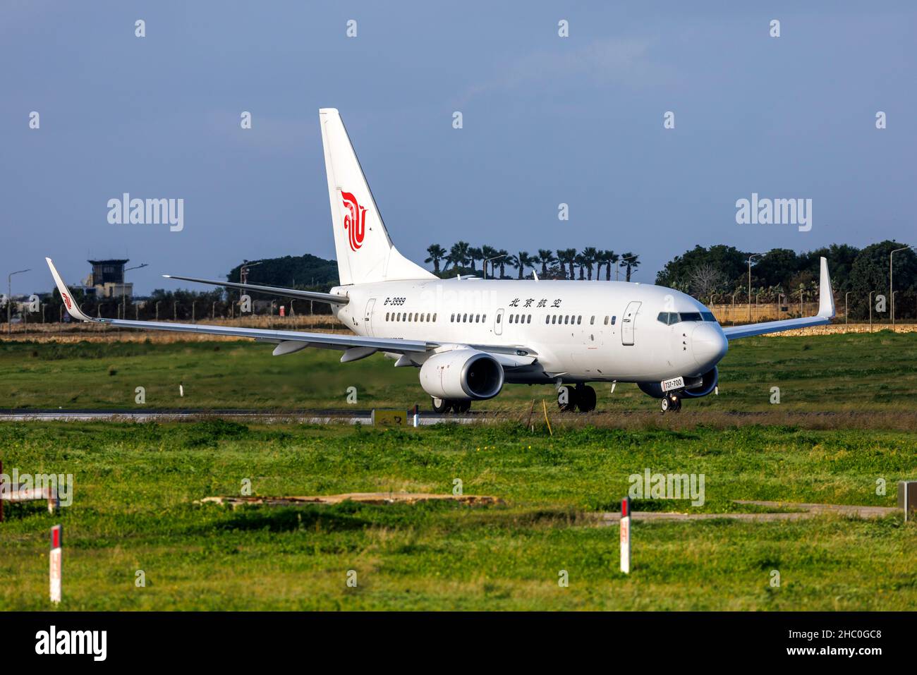 Air China Boeing 737-79L BBJ (REG: B-3999) al ritorno del suo volo VIP. Foto Stock