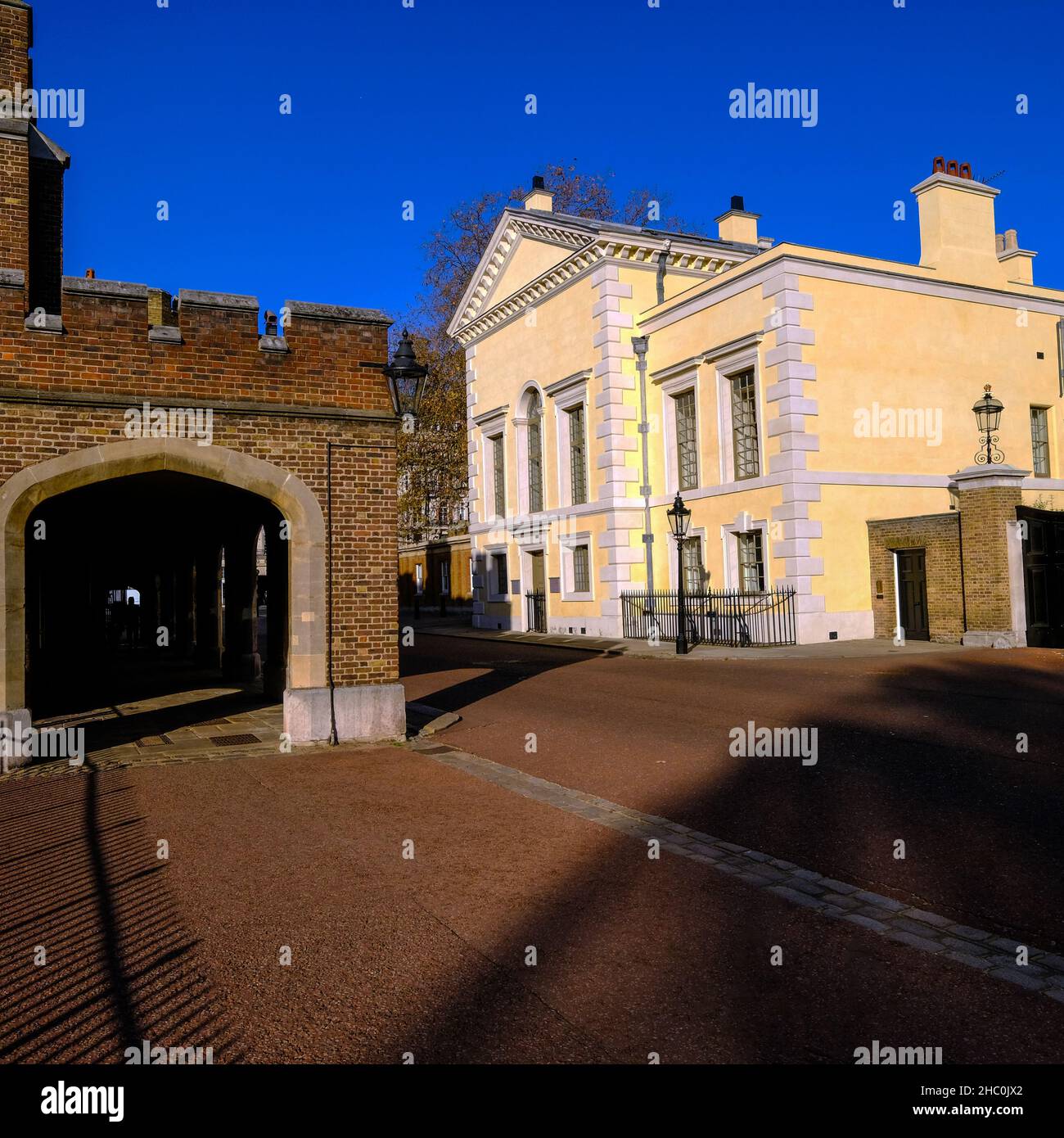 Esterno la Queen's Chapel, St James Palace, Londra Foto Stock