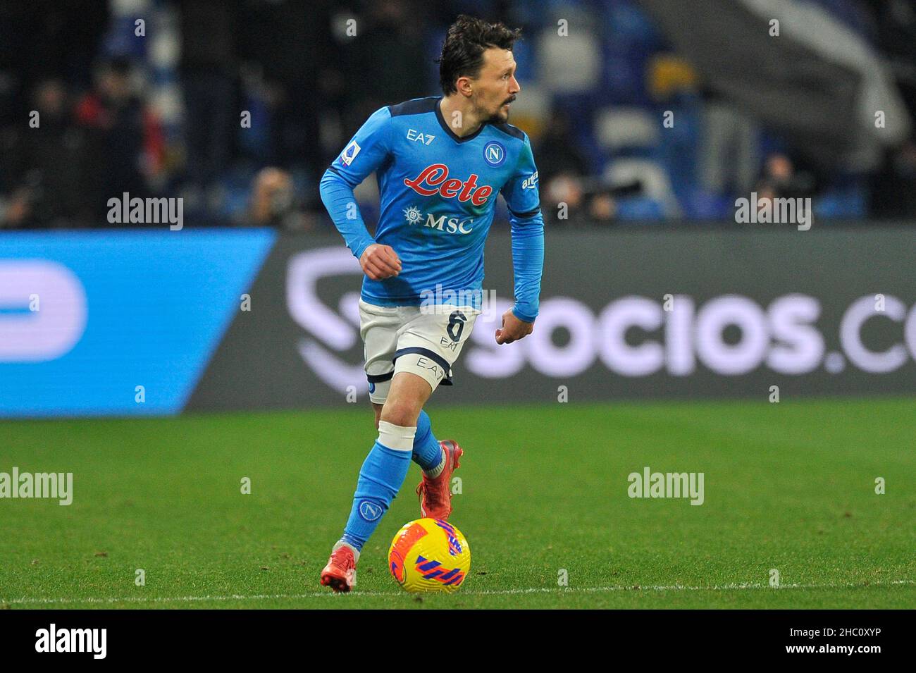 Napoli, Italia. 22nd Dic 2021. Mario Rui giocatore di Napoli, durante la partita della Serie Italiana A campionato tra Napoli e Spezia risultato finale Napoli 0, Spezia 1, partita disputata allo Stadio Diego Armando Maradona. Napoli, Italia, 22 dicembre 2021. (Foto di Vincenzo Izzo/Sipa USA) Credit: Sipa USA/Alamy Live News Foto Stock