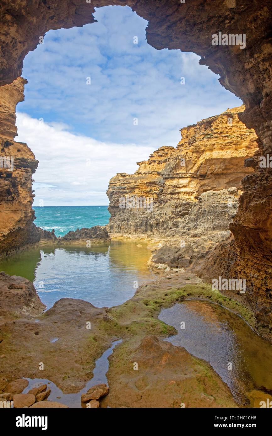 La Grotta sulla Great Ocean Road Foto Stock