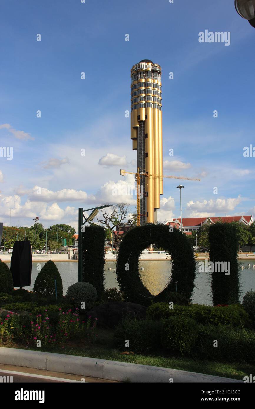 Immagini della Thailandia nord-orientale conosciuta come regione di Esa o Isaan. Forti tradizioni culturali in un ambiente rurale. Colorato e eccentrico, bello e unico. Foto Stock
