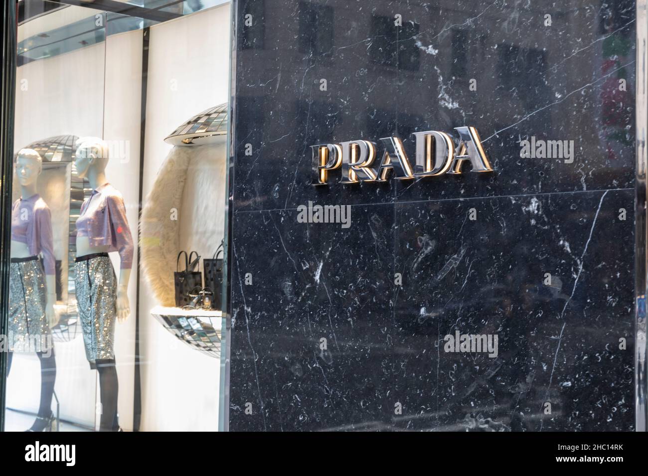 Italian fashion retailer immagini e fotografie stock ad alta risoluzione -  Alamy