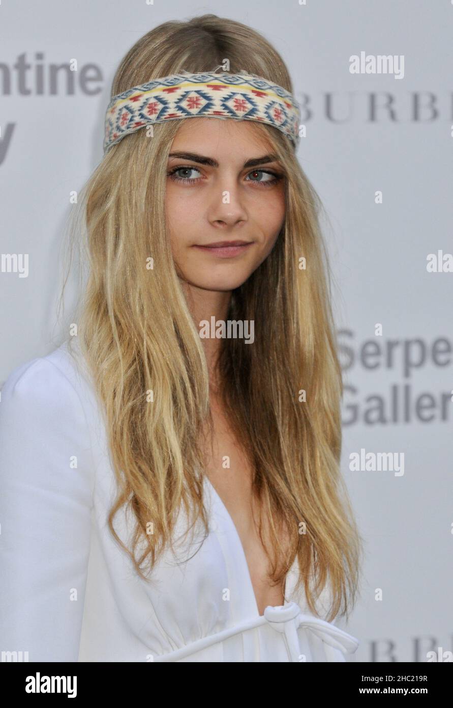 Cara Delevingne, Burberry Serpentine Summer Party, Serpentine Gallery, Londra. 28.06.11 Foto Stock