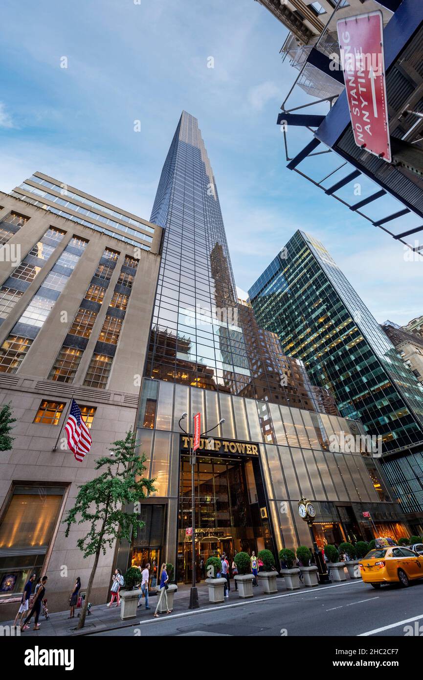 Facciata della torre Trump al 725 Fifth Avenue a New York City a New York City Foto Stock