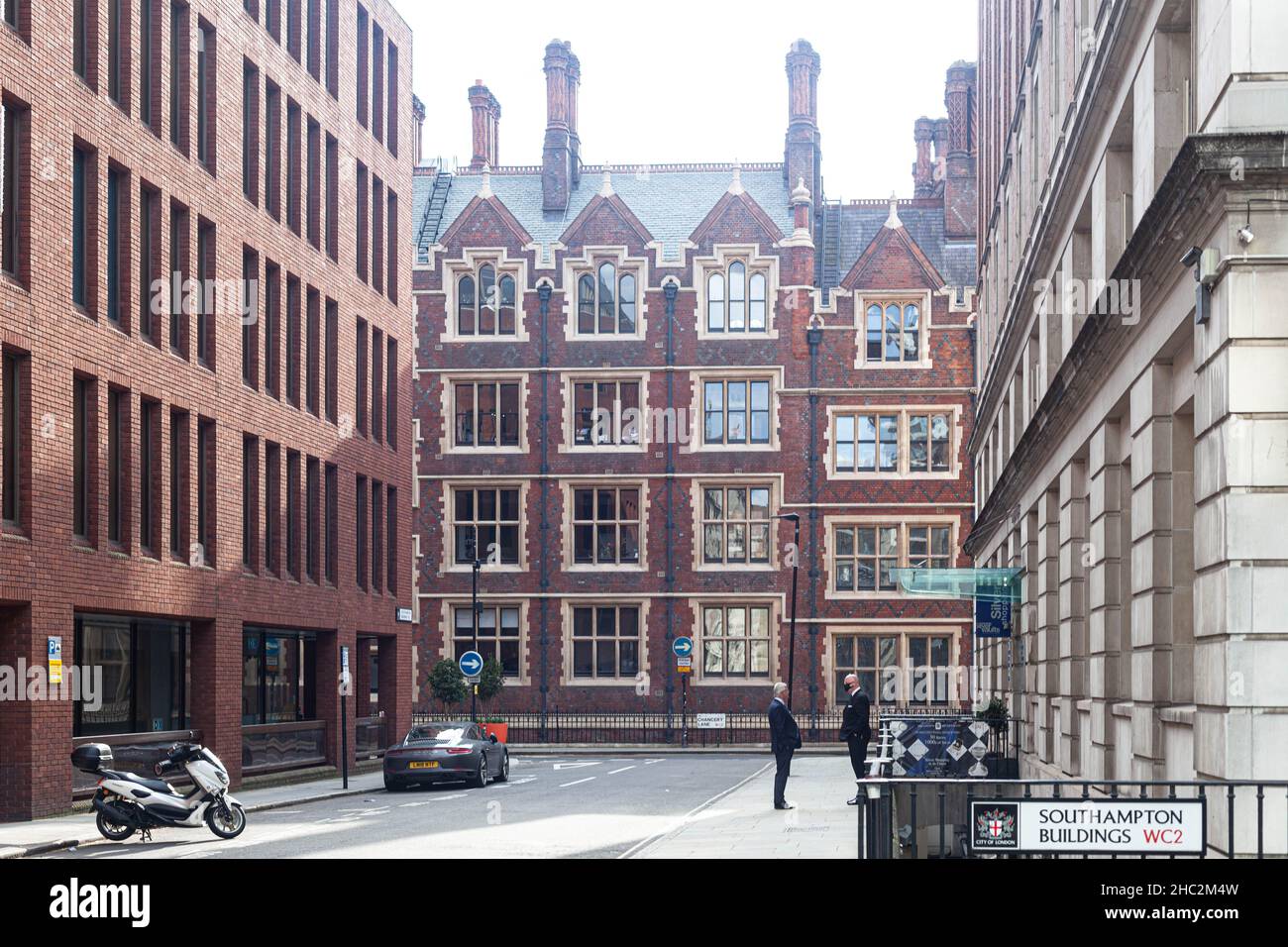 Scena stradale su Southampton Buildings, Londra WC2, Inghilterra, Regno Unito. Foto Stock