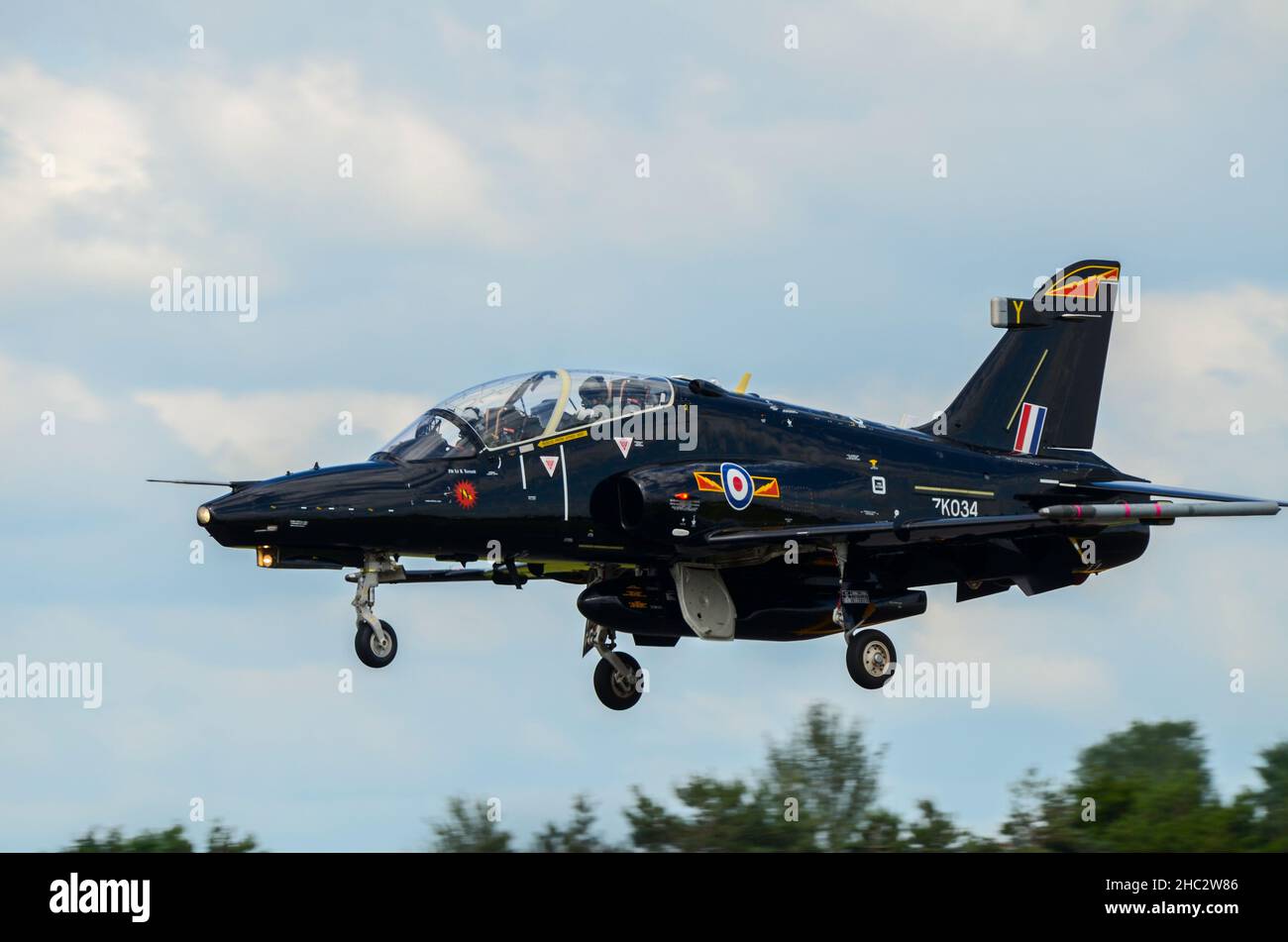 4 Sqn Royal Air Force, RAF BAE Systems Hawk T2 Jet trainer aereo ZK034 atterra a RAF Fairford per Royal International Air Tattoo 2012, RIAT, Regno Unito Foto Stock