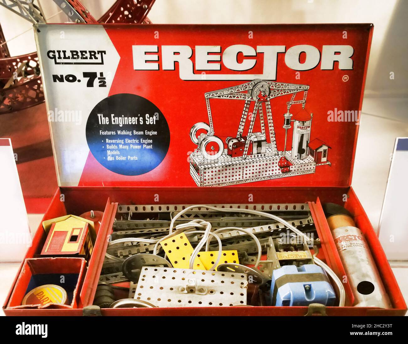 Rochester, New York, Stati Uniti. Dicembre 16, 2021. Classic Erector Set, circa 1913, inventato da Alfred Carlton Gilbert, in mostra al strong National Mu Foto Stock