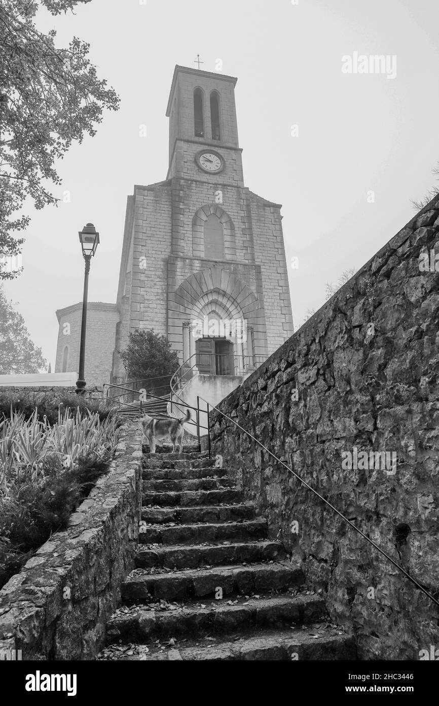Chiesa romanica di sante Marie in Balazuc Bianco e Nero Foto Stock