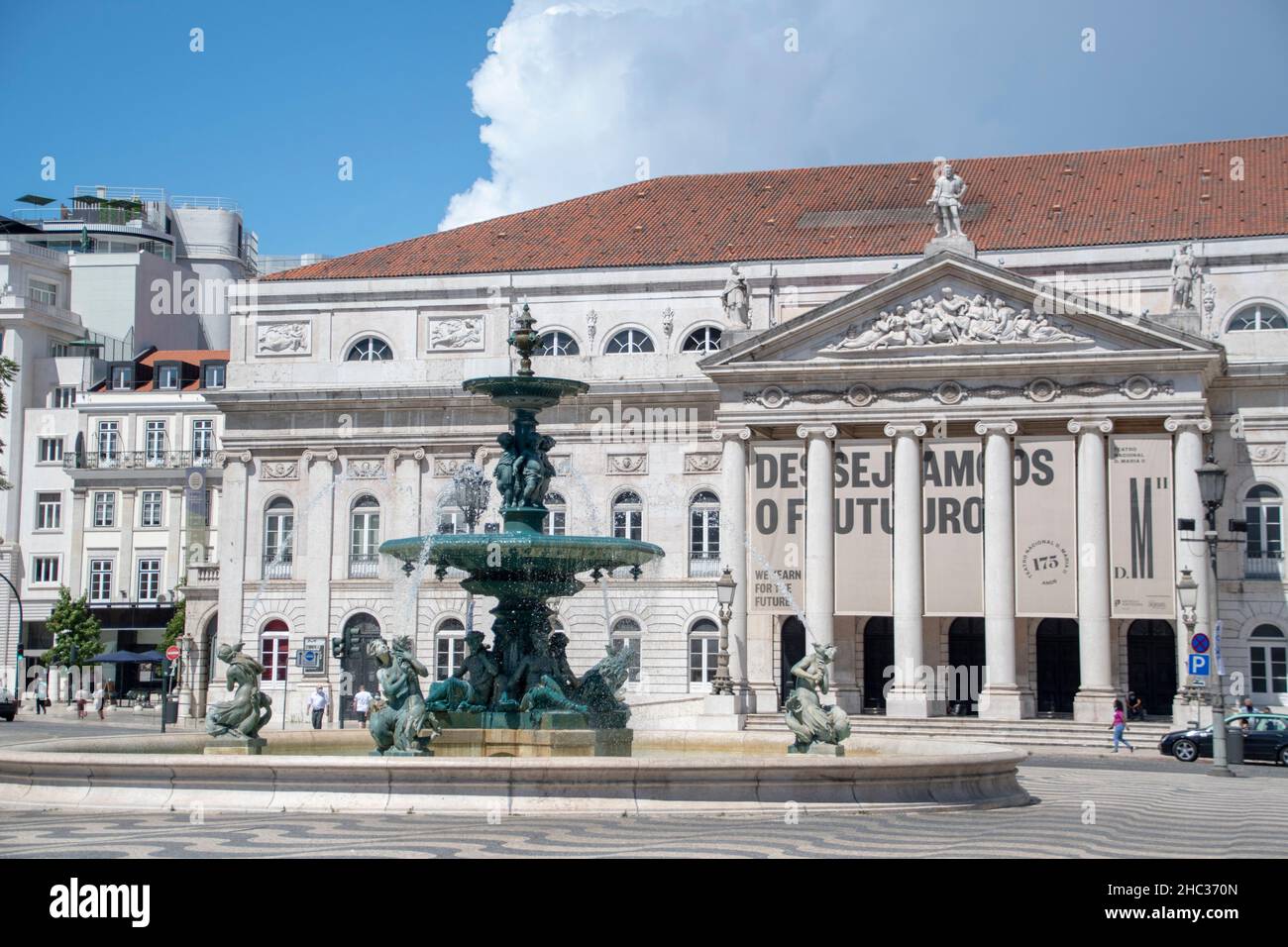 Paesaggio del Teatro Nacional D. Maria II a Praca Dom Pedro IV Lisbona Foto Stock