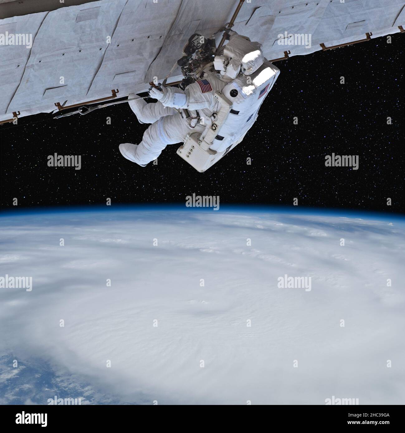 Spazio che cammina astronauta sopra la Terra Foto Stock