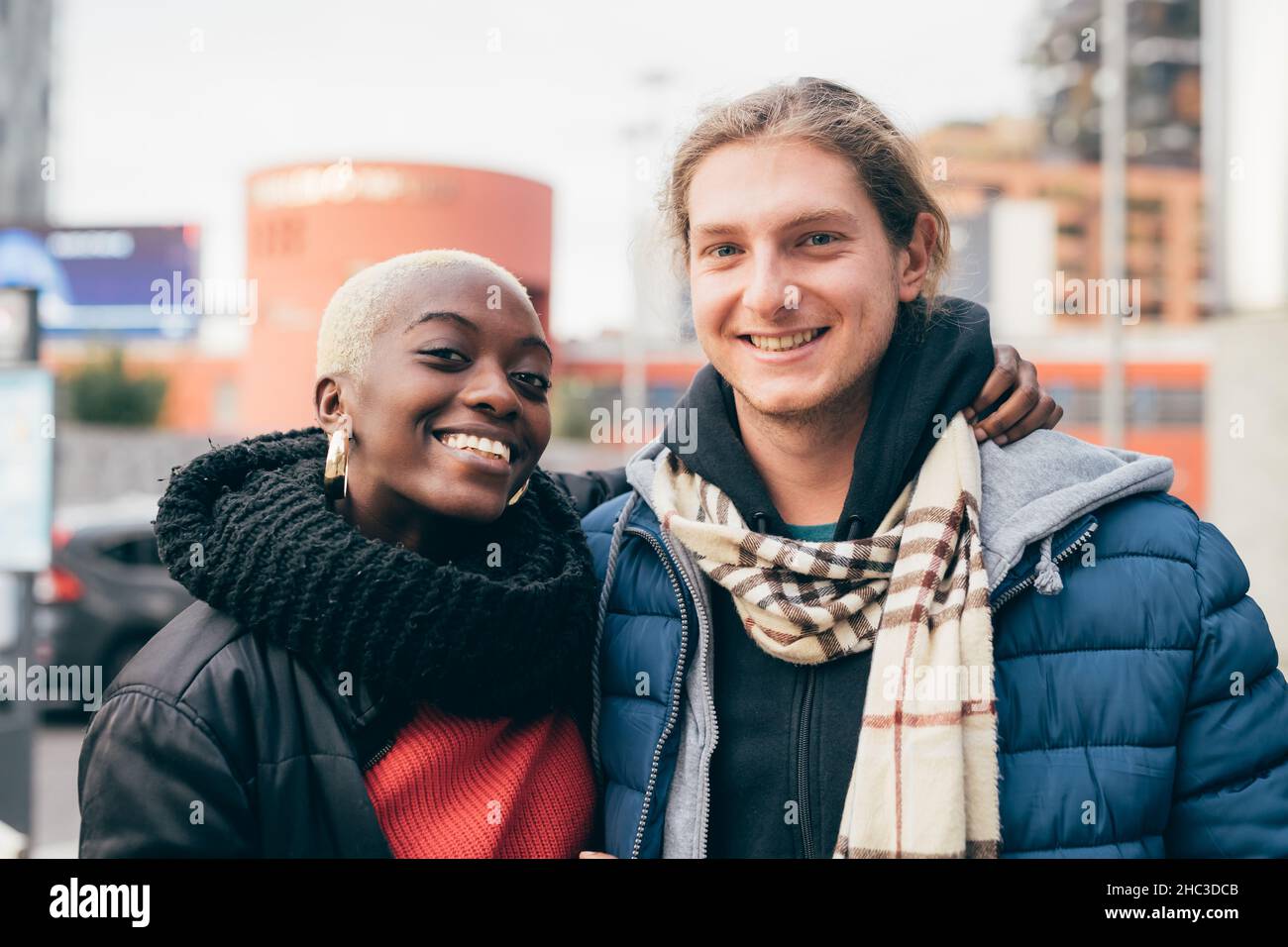 Italia, Ritratto di coppia sorridente Foto Stock