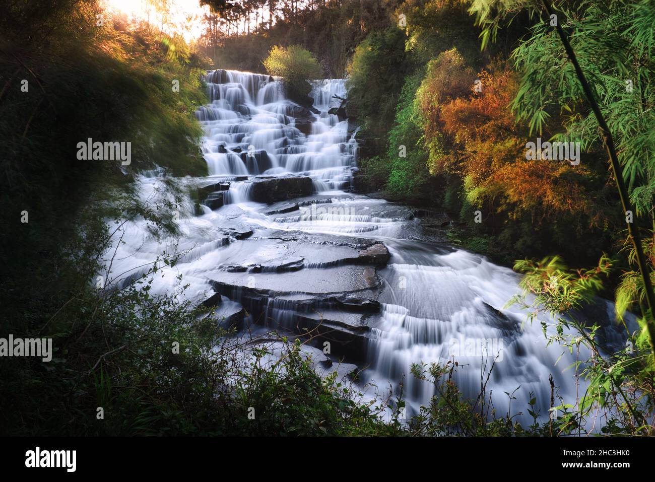 Foto a lunga esposizione della cascata di Canela Foto Stock
