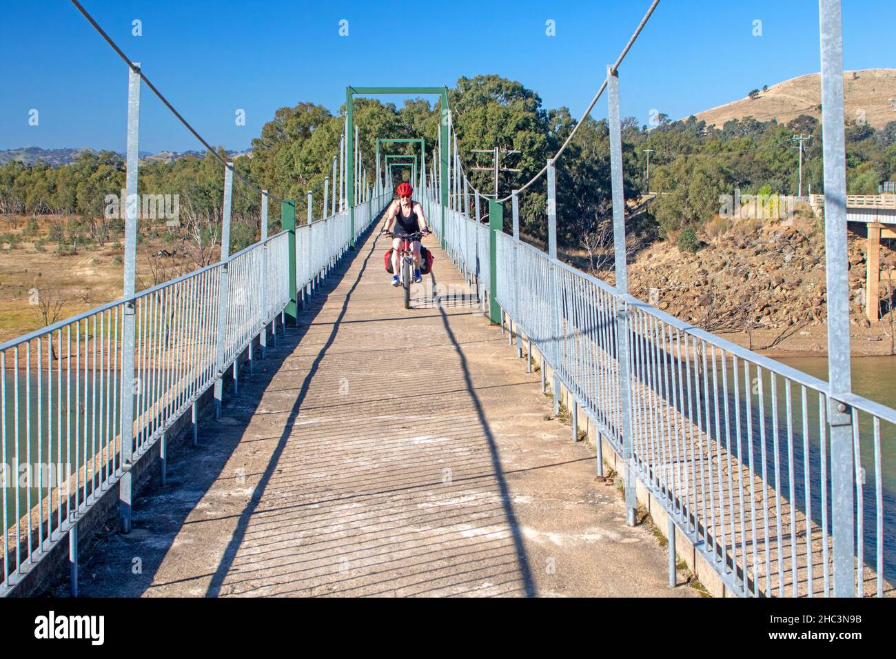 Attraversando il lago Eildon a Bonnie Doon sul Great Victorian Rail Trail Foto Stock