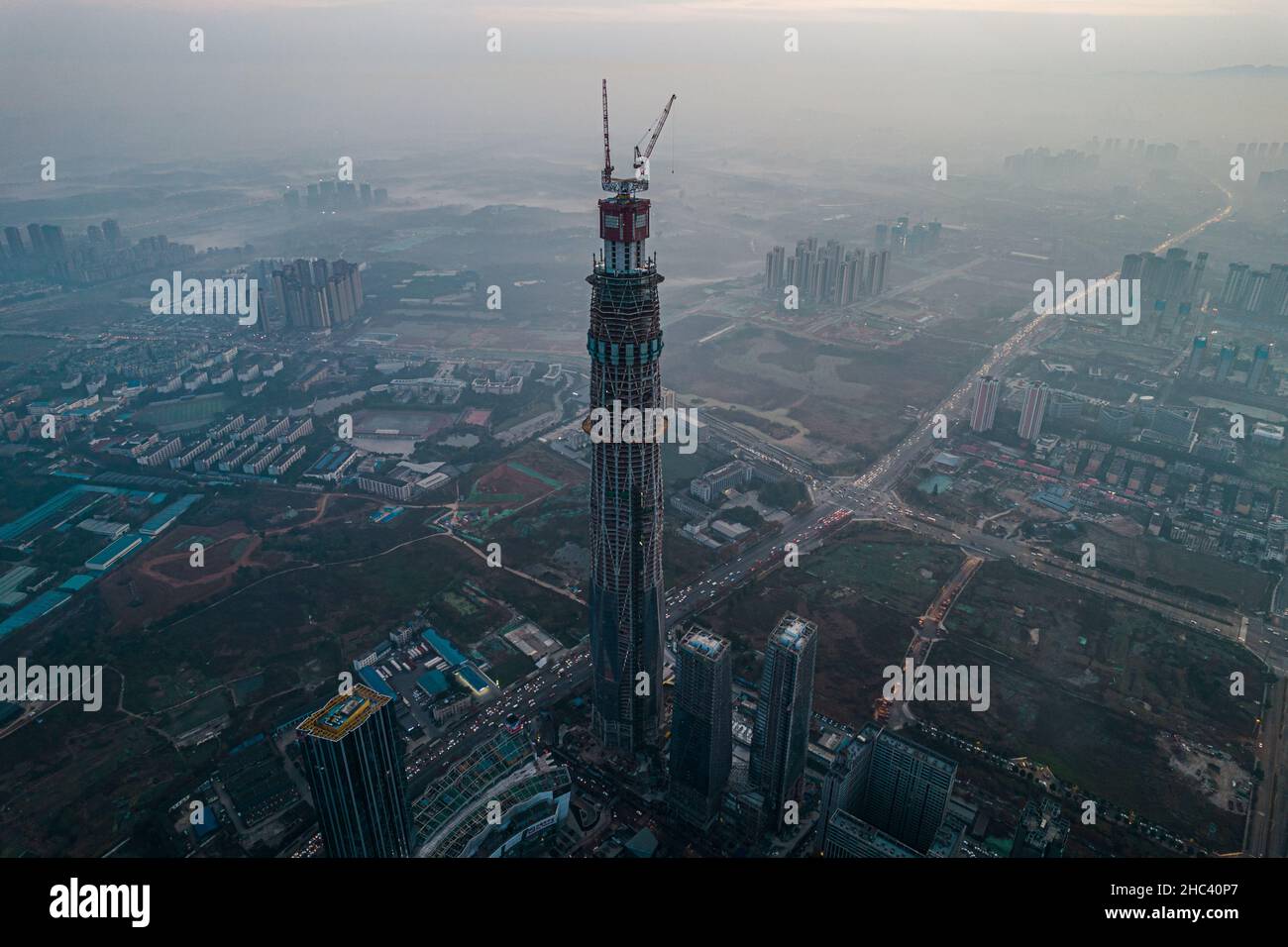 Fotografia aerea del moderno edificio skyline vista notturna di Chengdu, Cina. Foto Stock