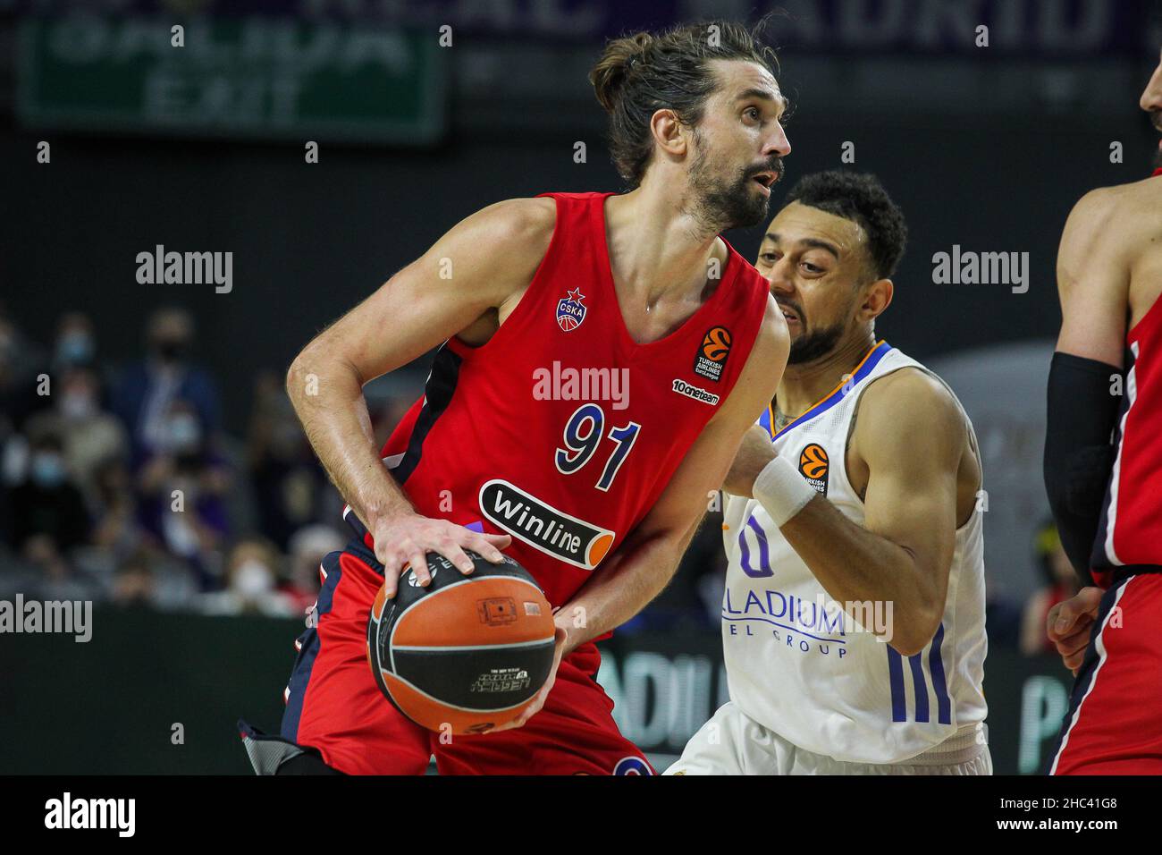 Aleksey Shved di CSKA Mosca durante la partita di pallacanestro Eurolega della Turkish Airlines tra il Real Madrid e CSKA Mosca il 23 dicembre 2021 al Wizink Center di Madrid, Spagna - Foto: IRH/DPPI/LiveMedia Foto Stock