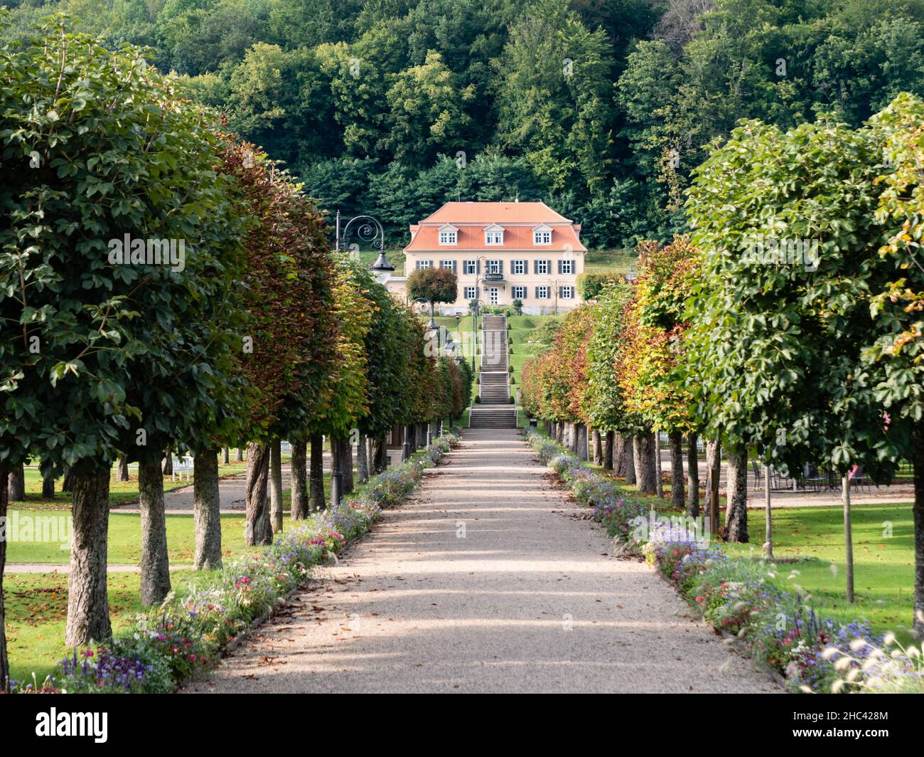 Bad Brueckenau, Germania - Settembre 16 2021: Limes Schlossklinik Bad Brueckenau Villa e Parco. Foto Stock