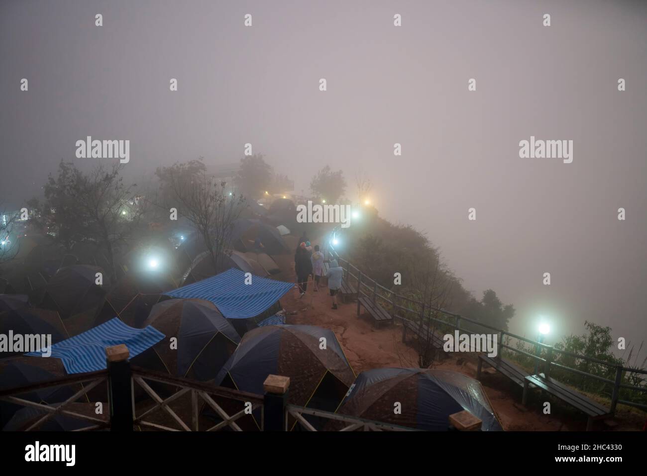 Area tenda sul Phu Thap Boek Phetchabun, Thailandia. Foto Stock
