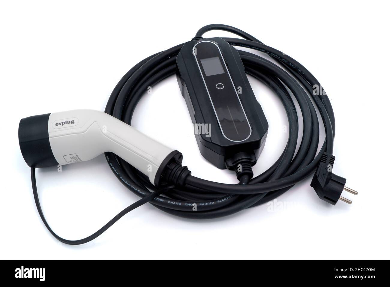 Cavo di ricarica per veicoli elettrici - caricabatterie con cavo di tipo 2 - tagliato isolato su sfondo bianco Foto Stock