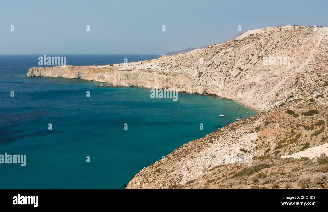 Vista della spiaggia remota di Gerakas a Milos isola, Cicladi, Grecia. Foto Stock