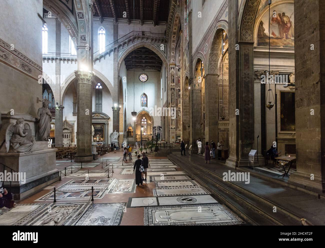 Chiesa Di Firenze Dove Sono Sepolti Michelangelo E Machiavelli Affreschi di giotto immagini e fotografie stock ad alta risoluzione - Alamy