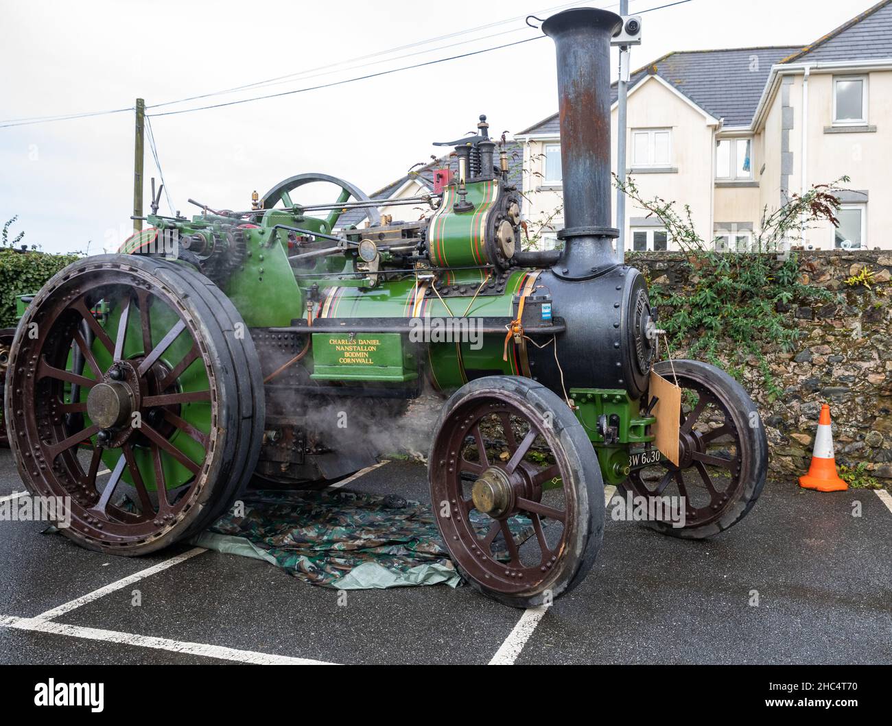 Camborne, Cornovaglia, Regno Unito. 24th Dic 2021. Diverse locomotive a vapore erano in mostra per celebrare il 220th anniversario della prima locomotiva motore, sono stati parcheggiati nel parcheggio del Tyacks Hotel a Camborne. La prima corsa di successo è stata la vigilia di Natale 1801. Richard Trevishick era un pioniere del trasporto ferroviario e stradale a vapore ed è ricordato con una statua in città insieme a molte altre foto e foto in vari luoghi della città. Credit: Keith Larby/Alamy Live News Foto Stock