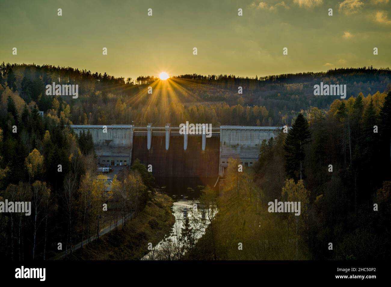 Un bel colpo della diga d'acqua di Kruzberk nella Repubblica Ceca Foto Stock