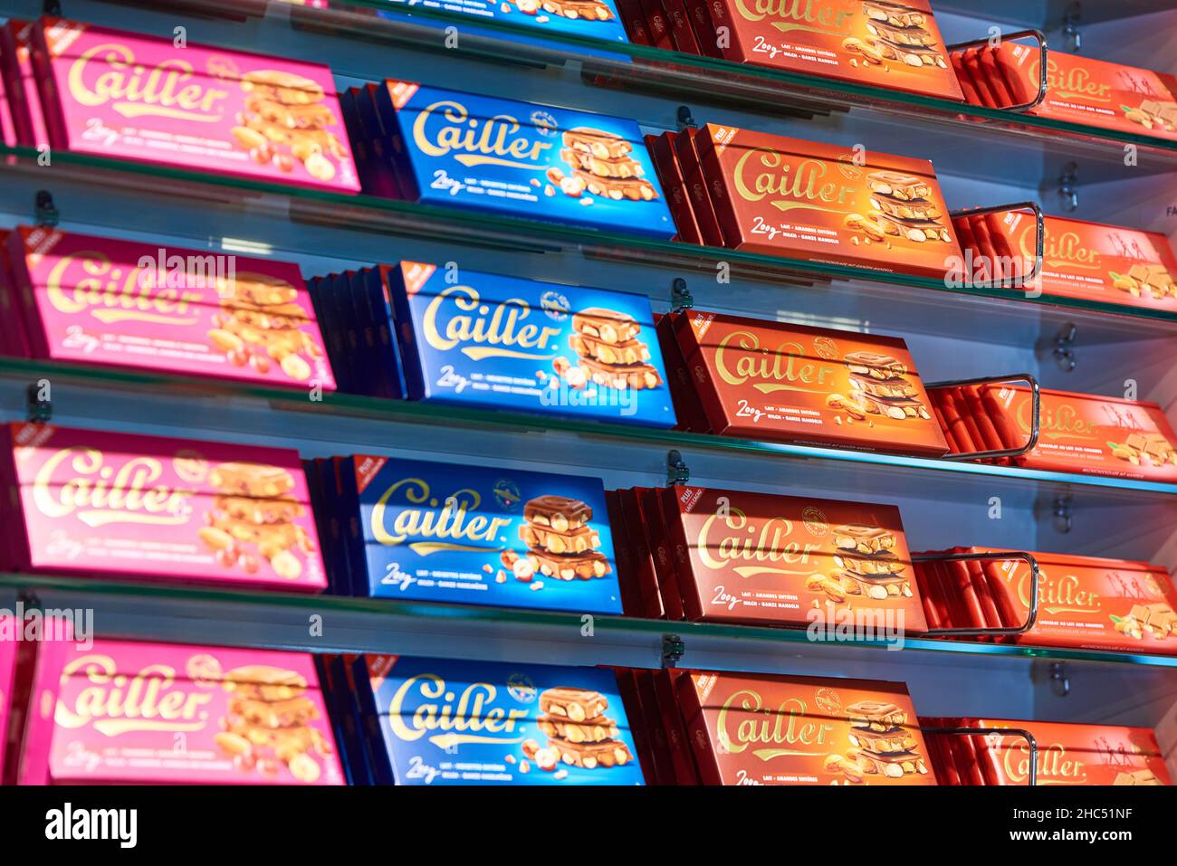Vari dolci nel negozio di cioccolato Maison Cailler a Broc, Svizzera Foto Stock
