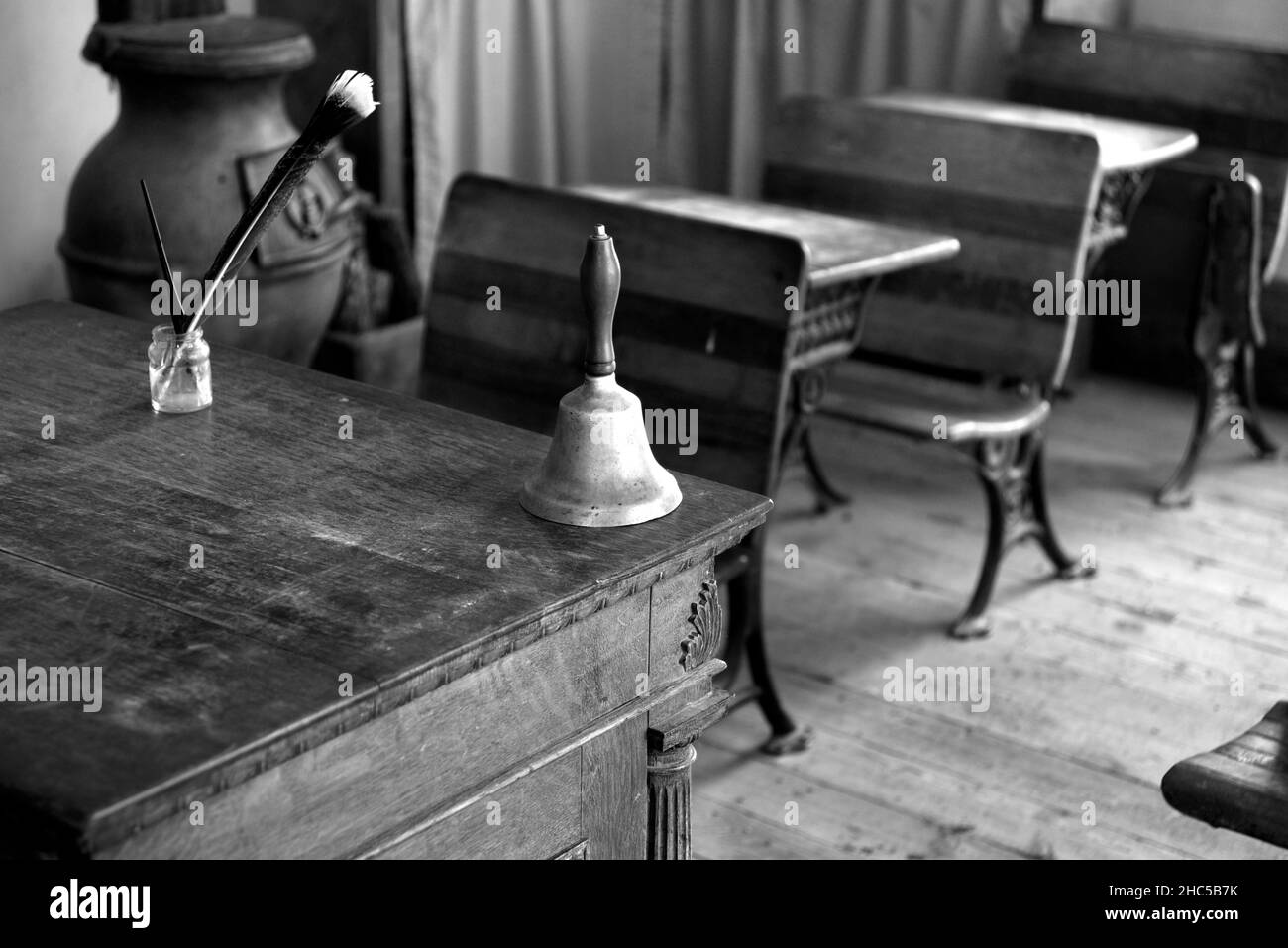 Una scuola ricreata del 19th secolo a una stanza presso il complesso di storia vivente El Rancho de las Golondrinas vicino a Santa Fe, New Mexico. Foto Stock