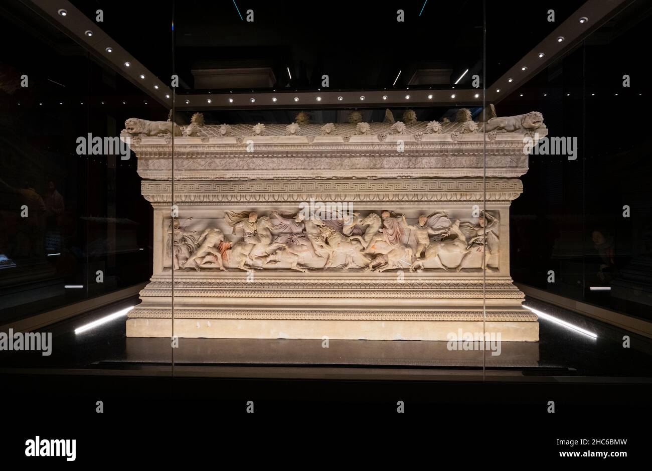Il sarcofago Alexander nel Museo Archeologico di Istanbul. Foto Stock
