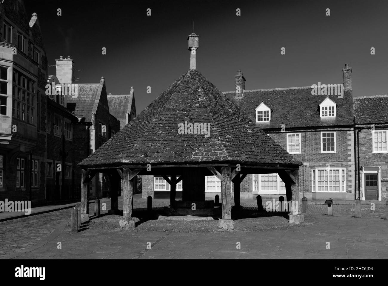 La chiesa di Buttercross in legno e All Saints Parish, città mercato di Oakham, Rutland County, Inghilterra Foto Stock